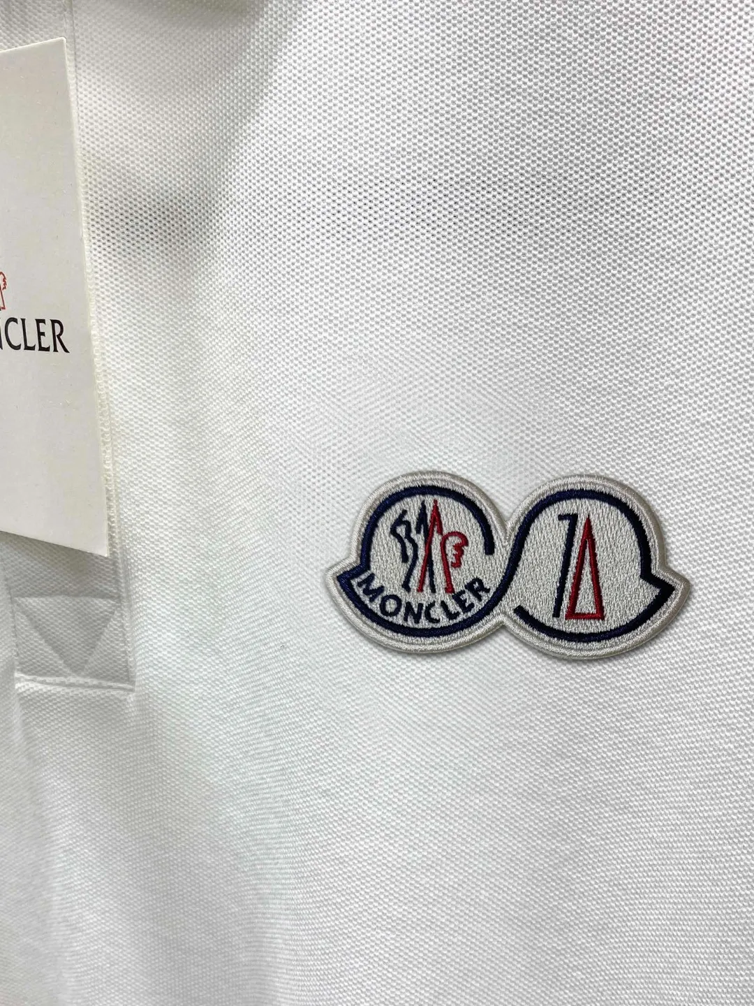 New Arrival Polo ！Classic ，Premium ！ ， ，Quality / ， ！ 100% ， ，Breathable ， ！ Classic LOGO ， ，LOGO ， ， Classic ！ ， ， LOW ， Versatile Polo ！ ：Black White Blue Size：M-3XL